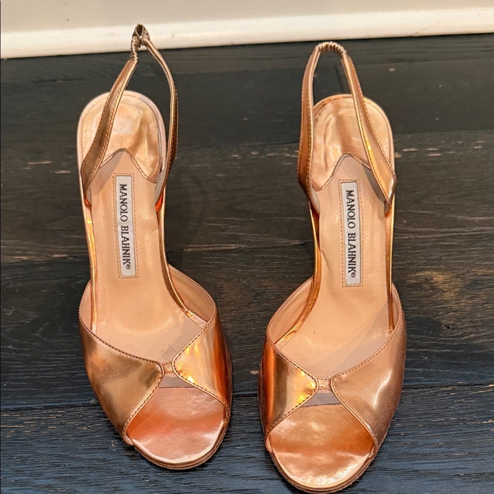 Manolo Blanhnik copper sandal 38.5